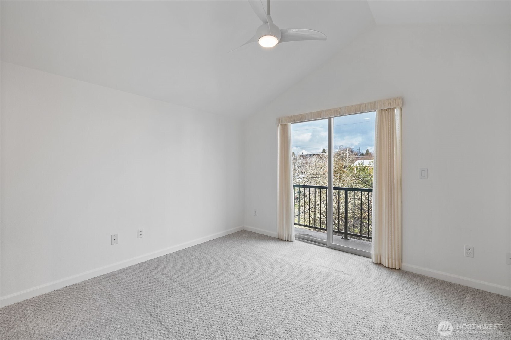 Seattle, Washington 98107, United States, 3 Bedrooms Bedrooms, ,3 BathroomsBathrooms,Residential,Pending,2338