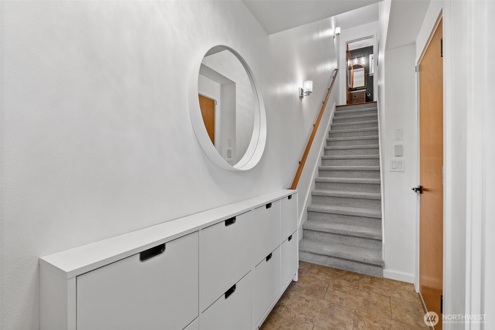 Seattle, Washington 98107, United States, 3 Bedrooms Bedrooms, ,3 BathroomsBathrooms,Residential,Pending,2338