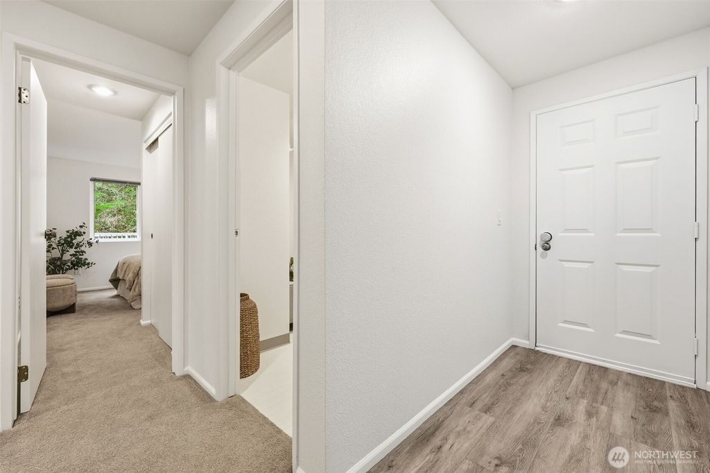 Photo of 206 Mountain Park Boulevard SW #D204, Issaquah, WA 98027 (MLS # 2470312)