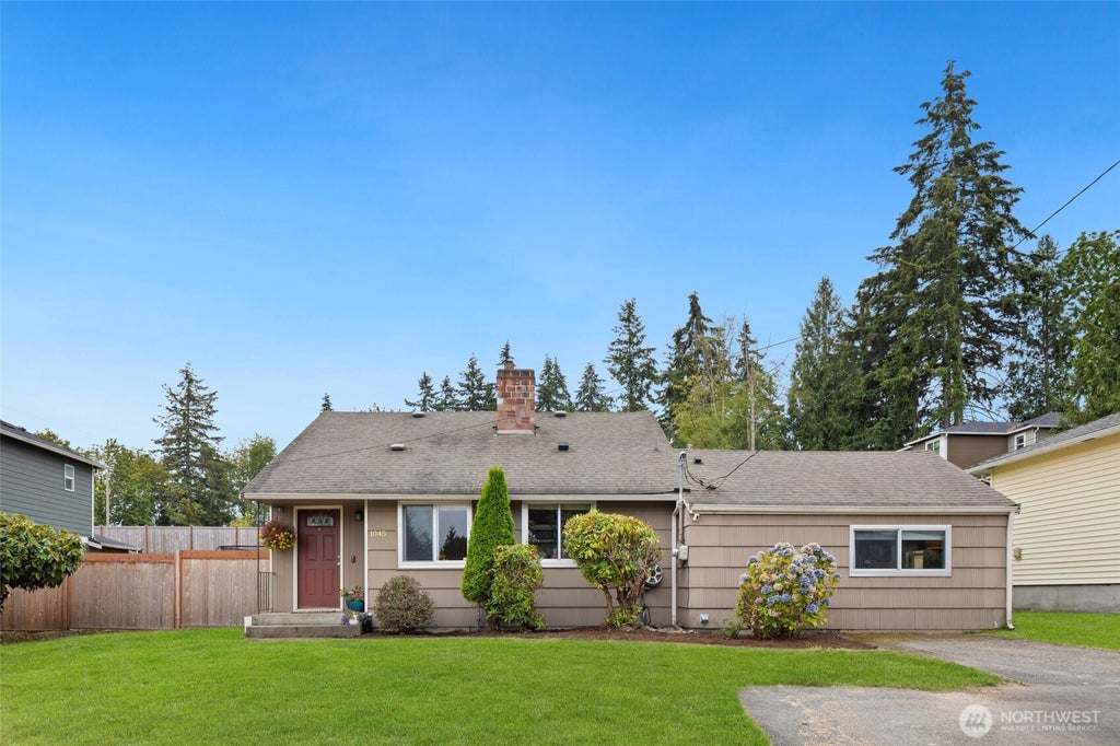 Photo of 1045 S 197th Street, Des Moines, WA 98148 (MLS # 2574720)