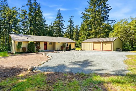 Photo of 2995 Hunt Road, Oak Harbor, WA 98277 (MLS # 2529759)