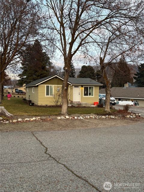 Photo of 2419 Entiat Way, Entiat, WA 98822 (MLS # 2470412)