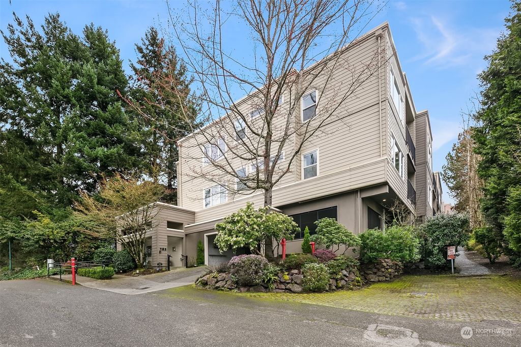 Photo of 703 4th Avenue #201, Kirkland, WA 98033 (MLS # 2209624)