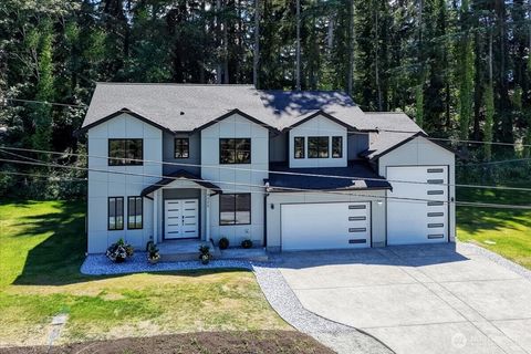 Photo of 4322 60th Street E, Tacoma, WA 98443 (MLS # 2552692)