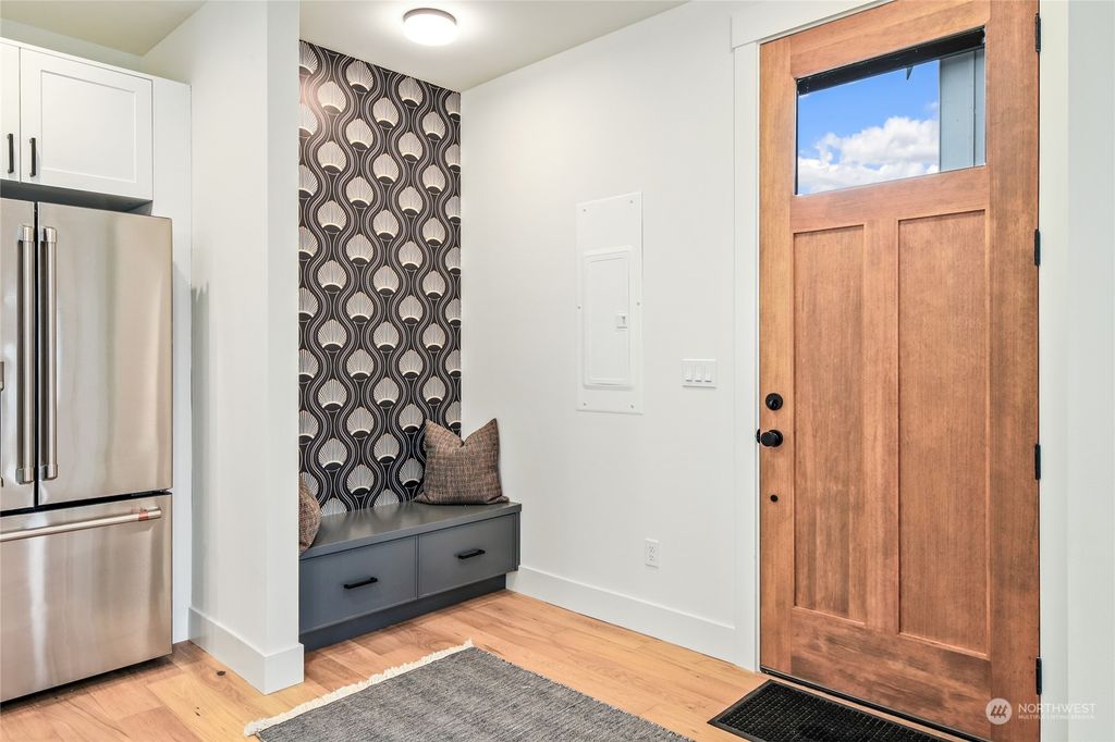 Photo of 7337 122nd Avenue NE, Kirkland, WA 98033 (MLS # 2210932)