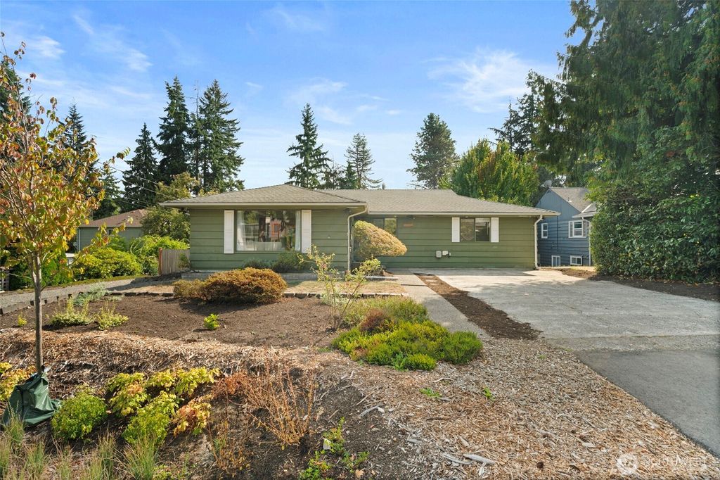 Photo of 2327 N 117th Street, Seattle, WA 98133 (MLS # 2429411)