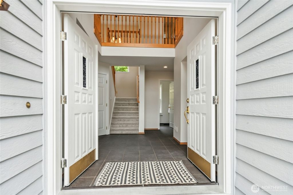 Photo of 15428 SE 67th Place, Bellevue, WA 98006 (MLS # 2408034)