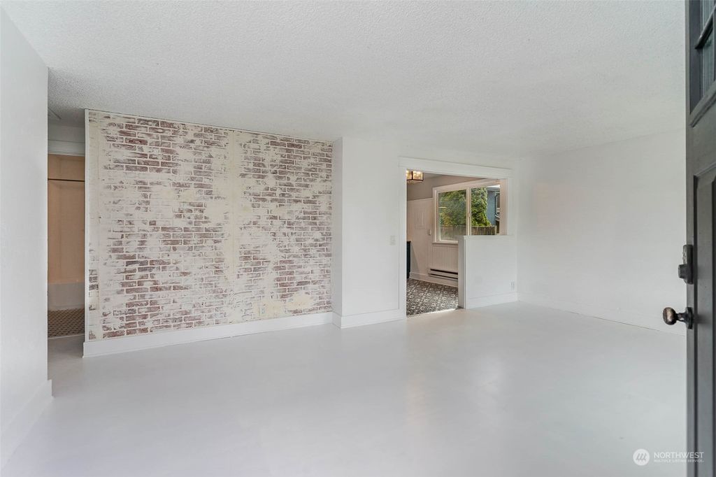 Photo of 14444 11th Avenue SW, Burien, WA 98166 (MLS # 2041566)