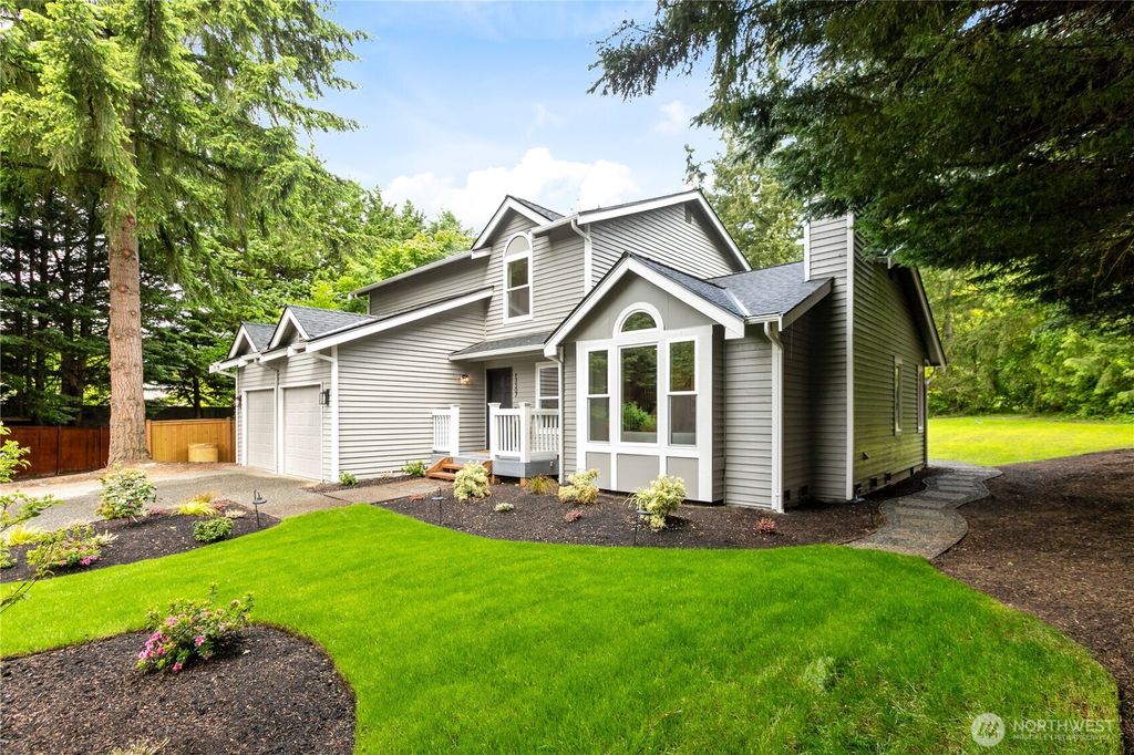 Photo of 13507 14th Dr Dr SE, Mill Creek, WA 98012 (MLS # 2375114)