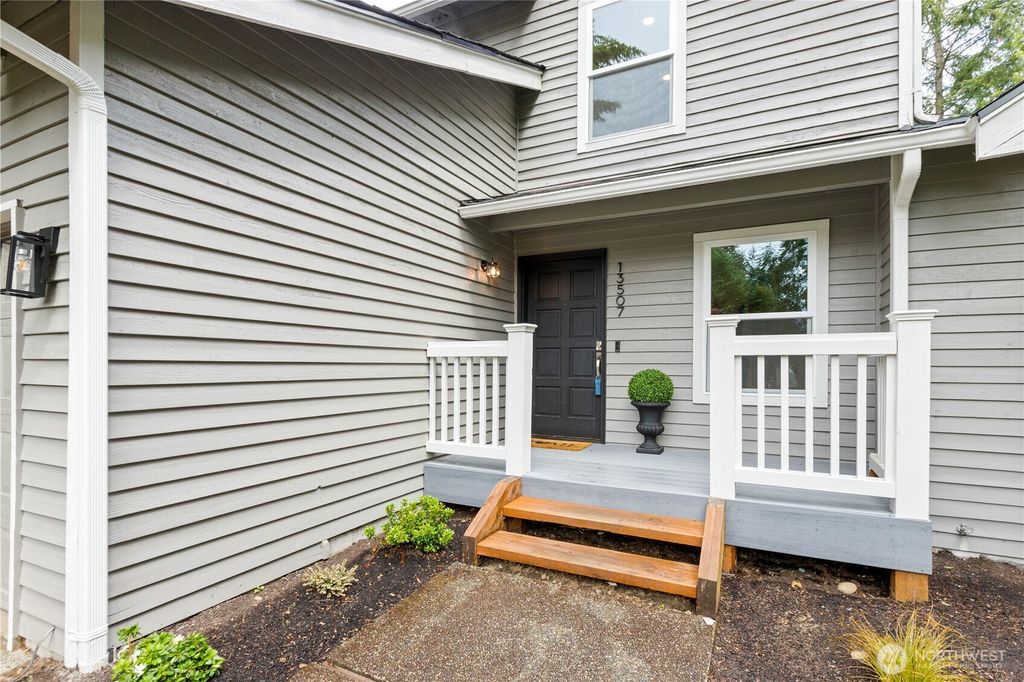 Photo of 13507 14th Dr Dr SE, Mill Creek, WA 98012 (MLS # 2375114)