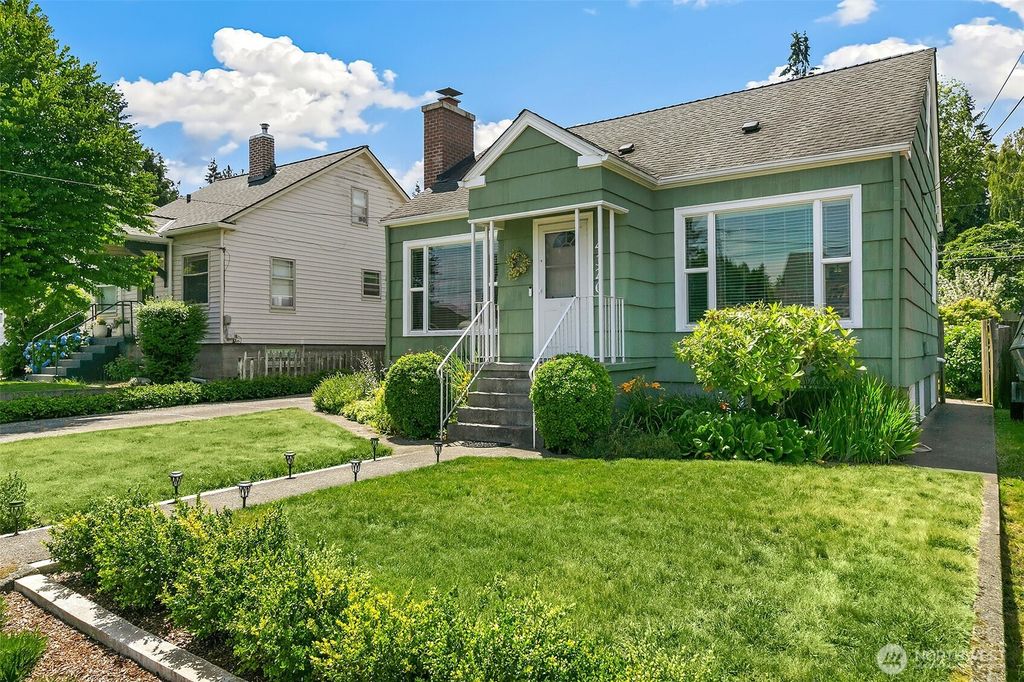 Photo of 4320 Terrace Drive, Everett, WA 98203 (MLS # 2545476)