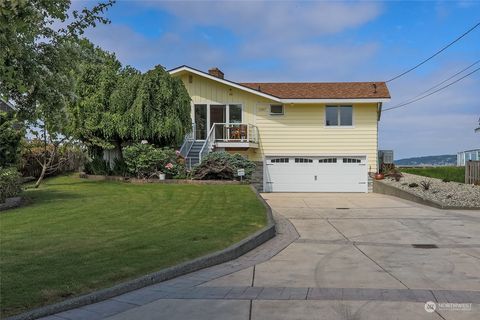 A home in Camano Island