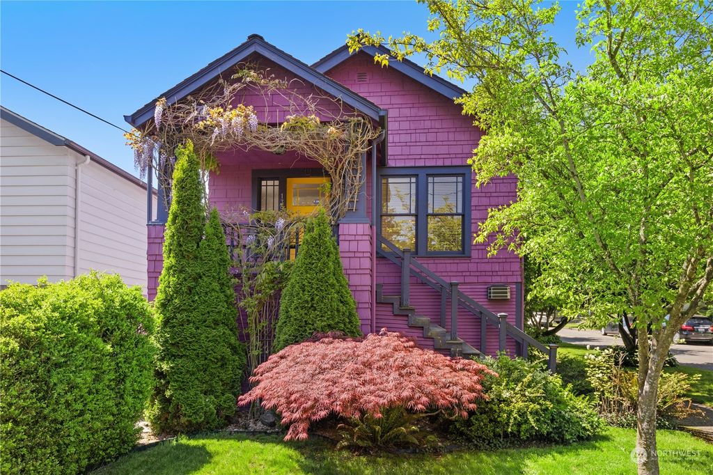 Photo of 139 29th Avenue E, Seattle, WA 98112 (MLS # 2068450)