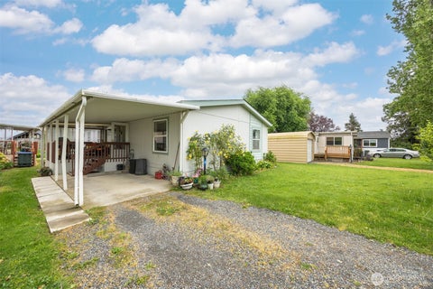 Photo of 380 E Pole Road #6, Lynden, WA 98264 (MLS # 2576194)