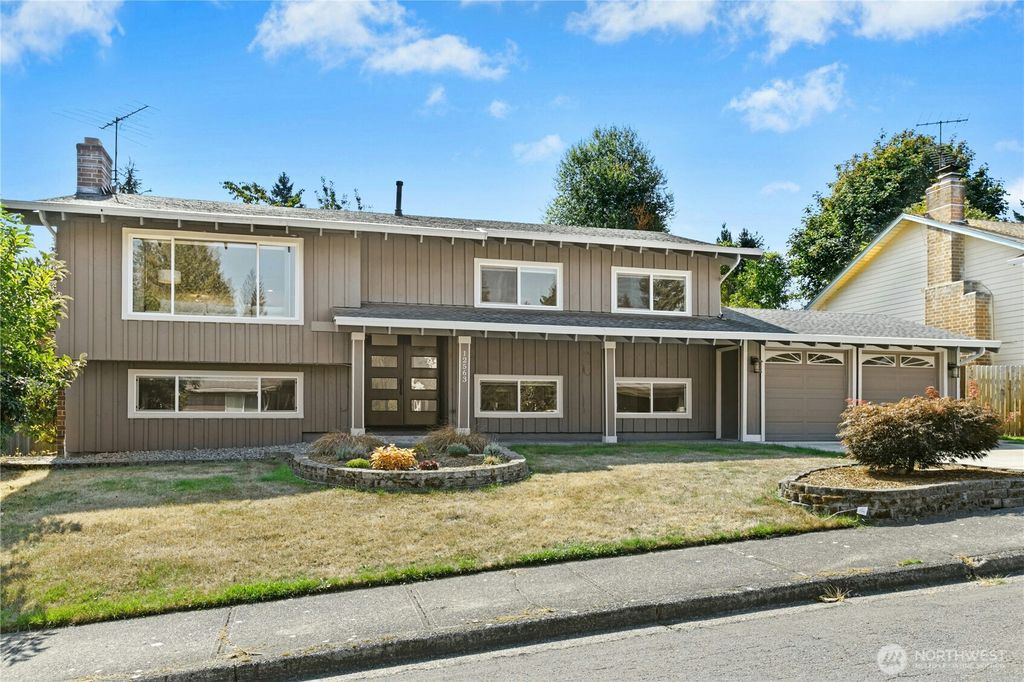 Photo of 12563 SE 71st Street, Newcastle, WA 98056 (MLS # 2481097)