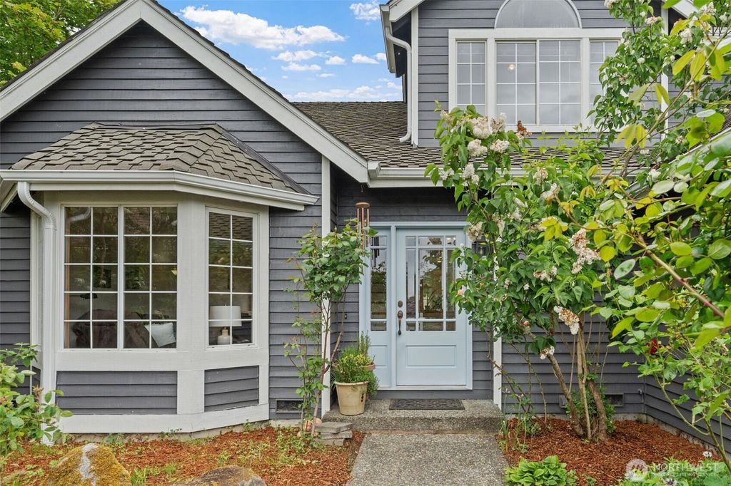 Photo of 12728 SE 254th Court, Kent, WA 98030 (MLS # 2351443)
