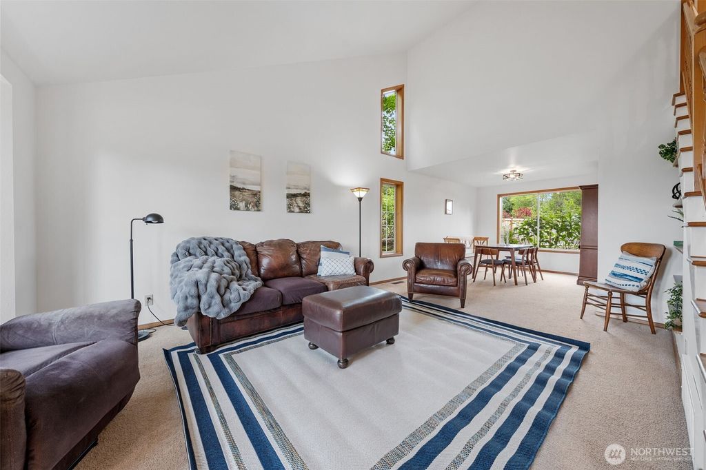 Photo of 12728 SE 254th Court, Kent, WA 98030 (MLS # 2351443)