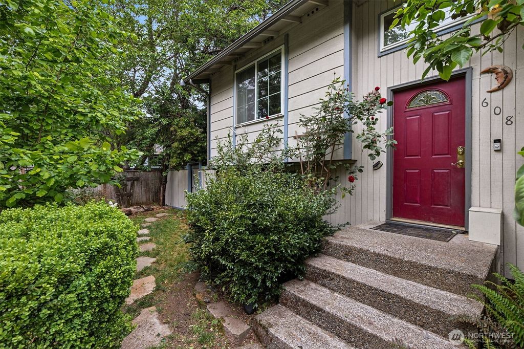 Photo of 608 SE School ST, Lacey, WA 98503 (MLS # 2519101)