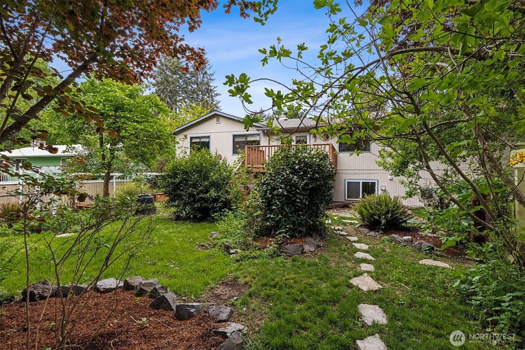 Photo of 608 SE School ST, Lacey, WA 98503 (MLS # 2519101)