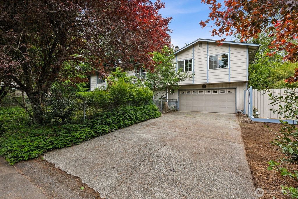 Photo of 608 SE School ST, Lacey, WA 98503 (MLS # 2519101)