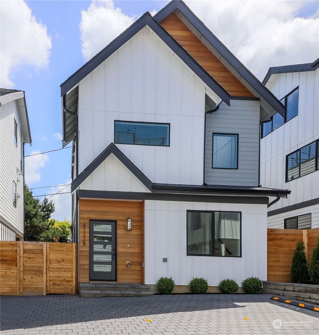 Photo of 4722 37th Avenue SW #B, Seattle, WA 98126 (MLS # 2310598)