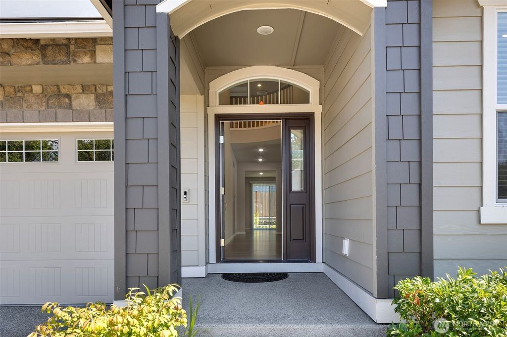 Photo of 10909 33rd Place NE, Lake Stevens, WA 98258 (MLS # 2426634)