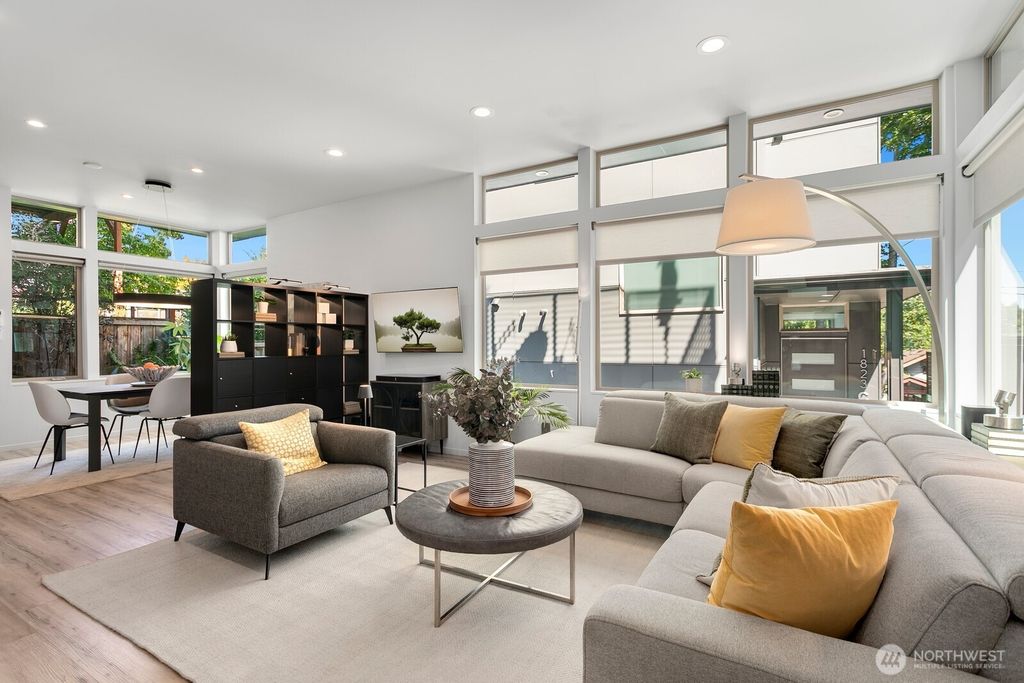 Photo of 1823 26th Avenue #B, Seattle, WA 98122 (MLS # 2437575)