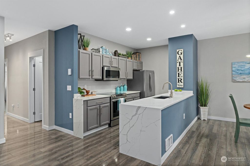 Photo of 2810 SE 8th Street #2131, Renton, WA 98058 (MLS # 2026449)