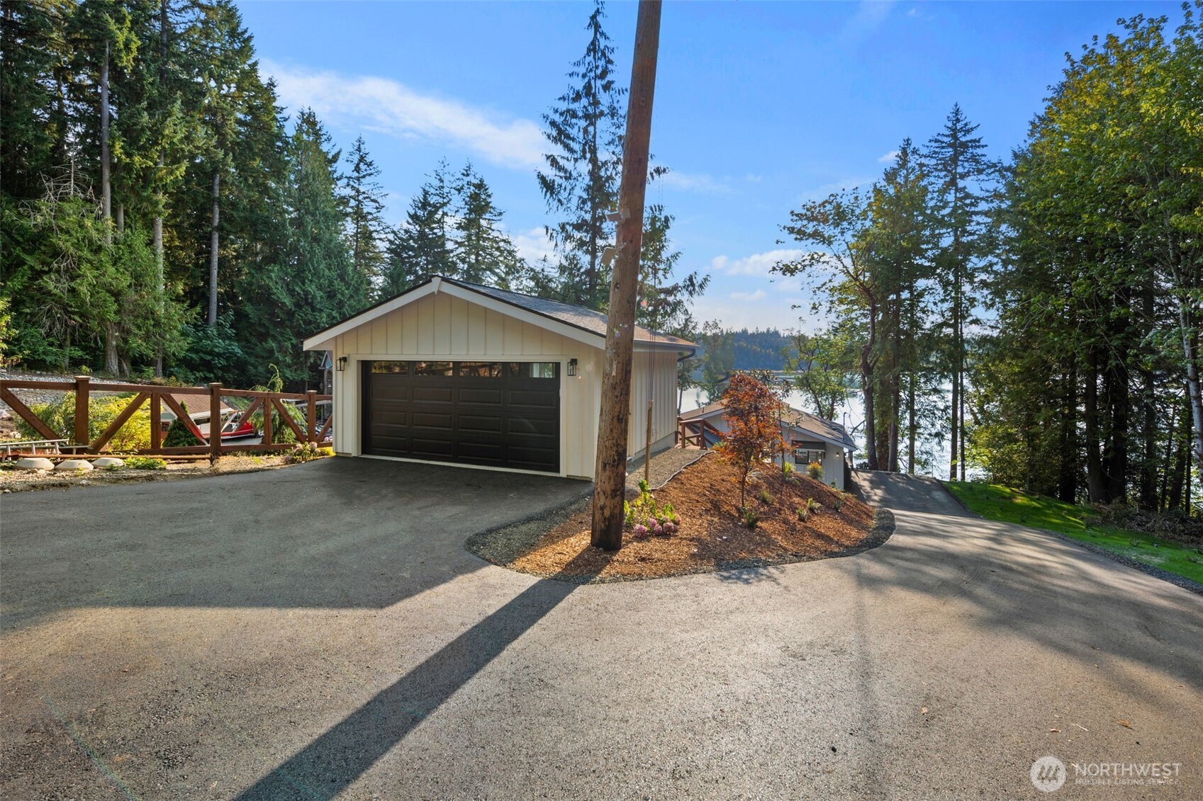 4425 65th Avenue NE