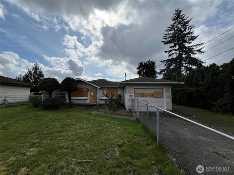 Photo of 1006 17th Street SE, Auburn, WA 98002 (MLS # 2547566)