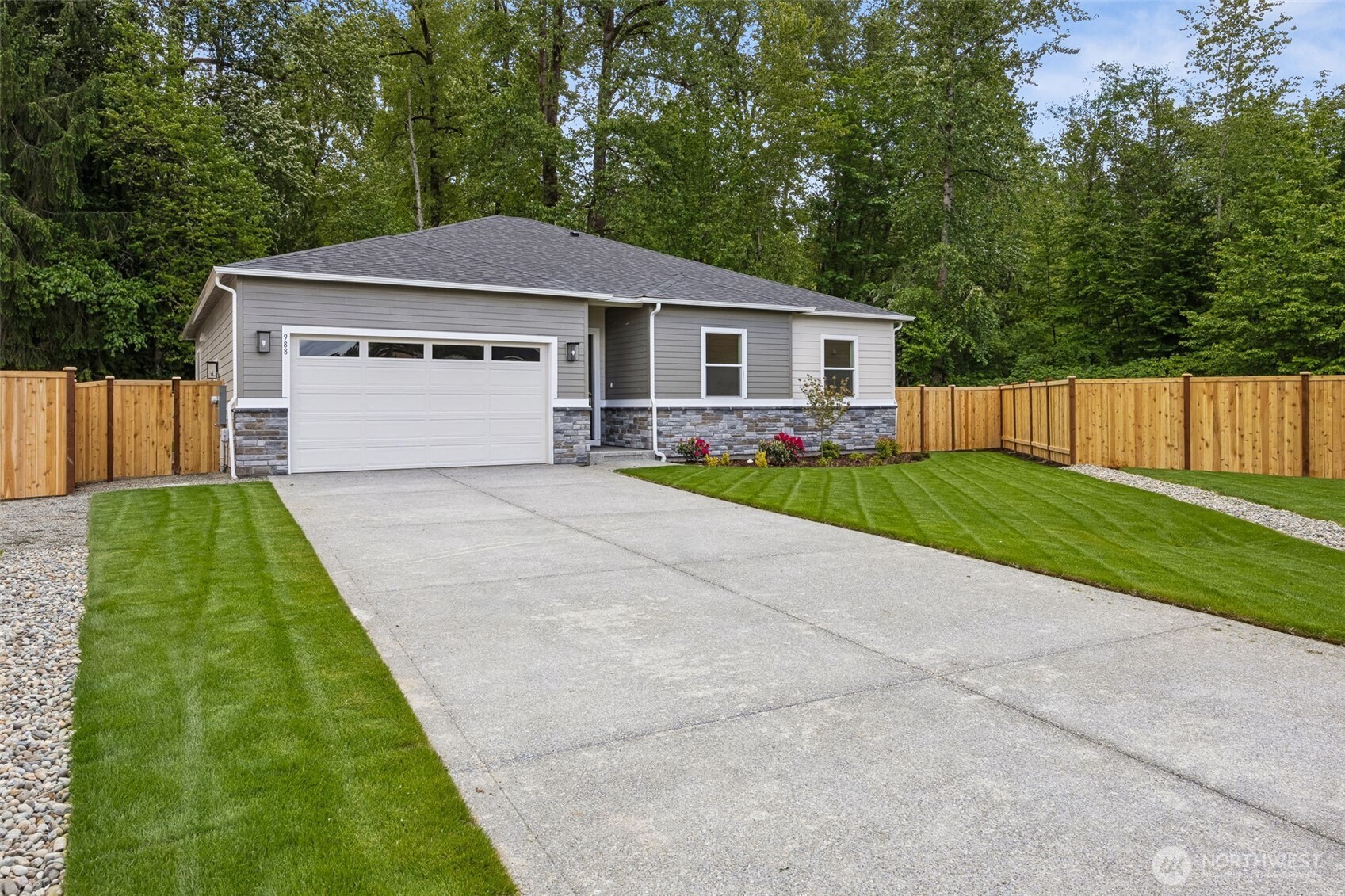 988 Rochelle Street 12
