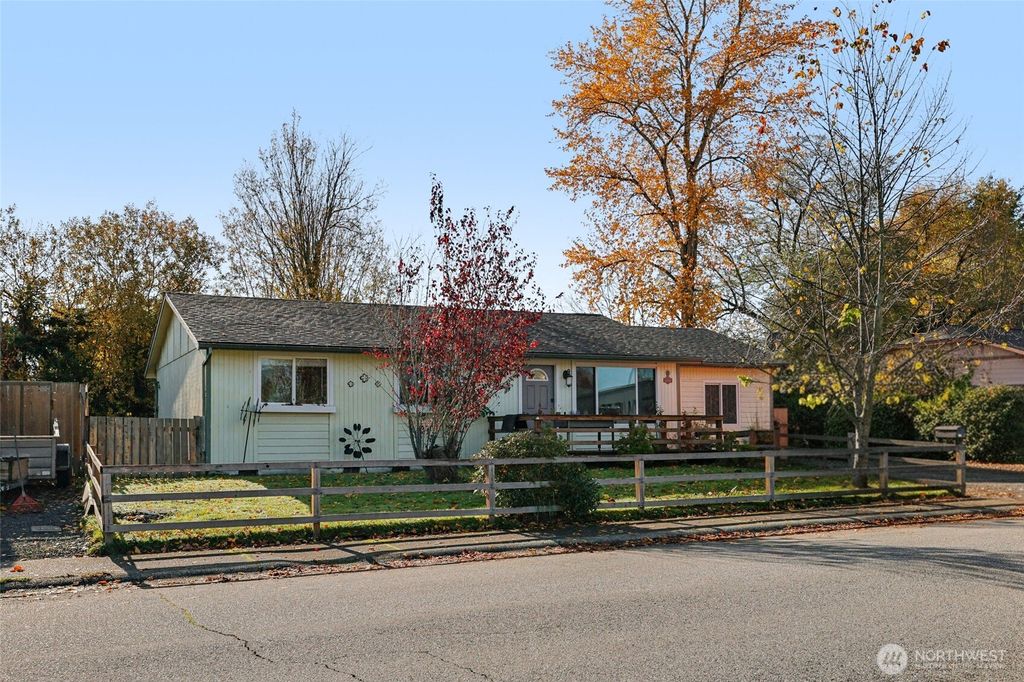 Photo of 6610 95th Street NE, Marysville, WA 98270 (MLS # 2450994)