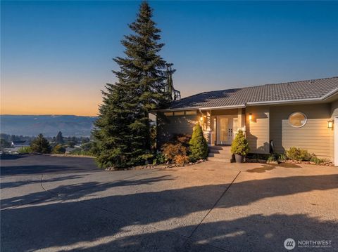 Photo of 214 Stull Court, East Wenatchee, WA 98802 (MLS # 2494476)
