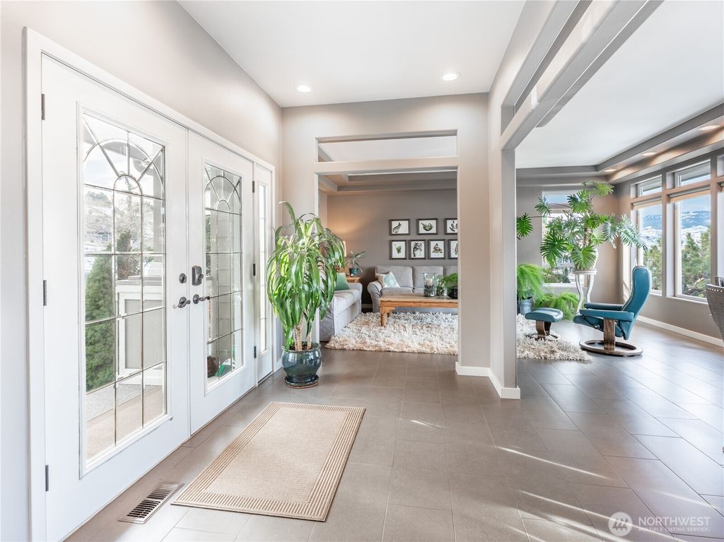 Photo of 214 Stull Court, East Wenatchee, WA 98802 (MLS # 2494476)