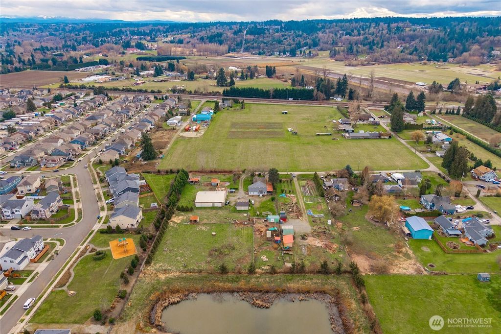 Photo of 6905 60th St E, Puyallup, WA 98371 (MLS # 2486828)