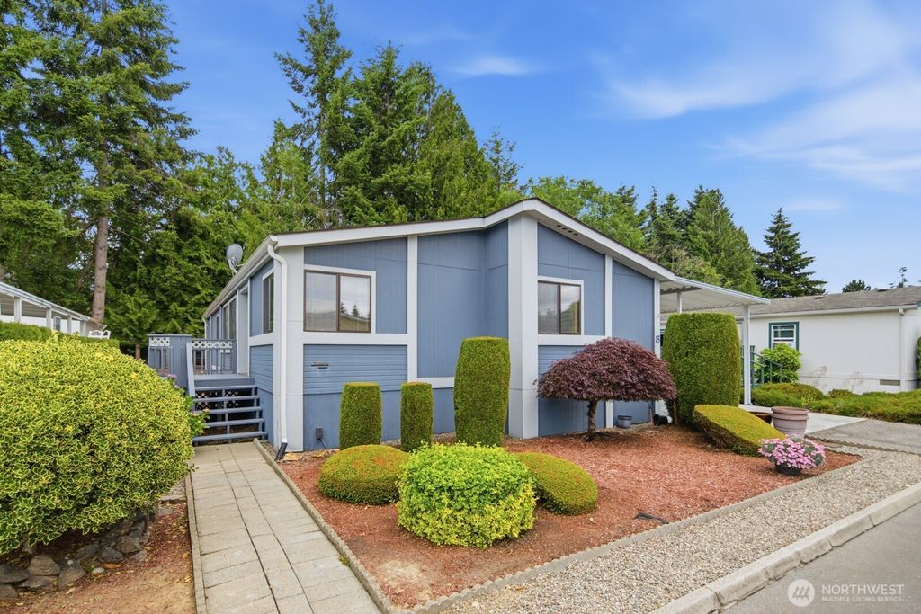 Photo of 1427 100th Street SW #8, Everett, WA 98204 (MLS # 2543518)