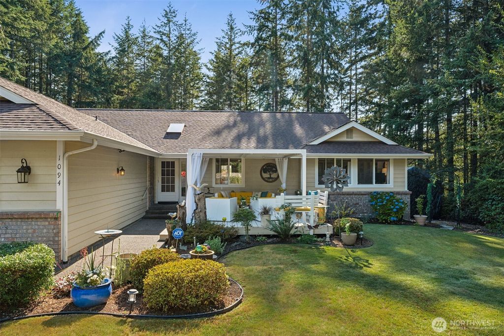 Photo of 1094 SW Depot Court, Port Orchard, WA 98367 (MLS # 2493864)