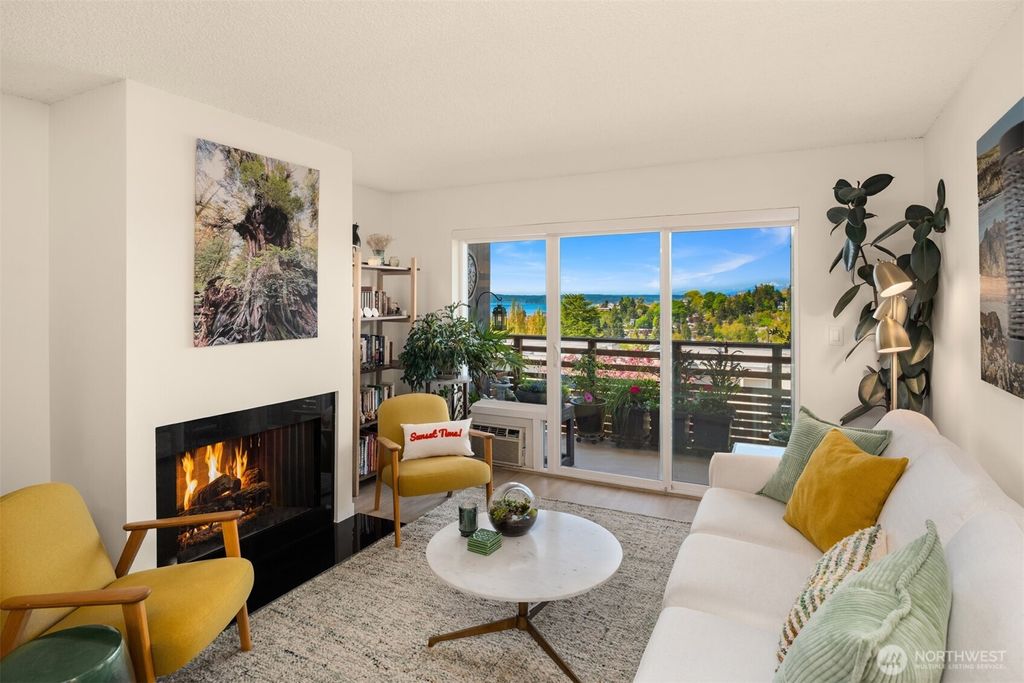 Photo of 4444 44th Avenue SW #403, Seattle, WA 98116 (MLS # 2367929)