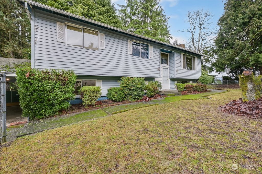 Photo of 4401 Thomson Avenue, Everett, WA 98203 (MLS # 2030205)
