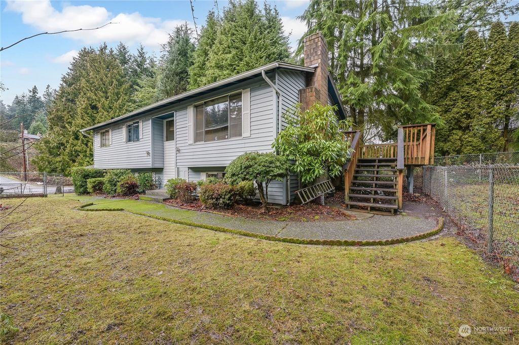 Photo of 4401 Thomson Avenue, Everett, WA 98203 (MLS # 2030205)