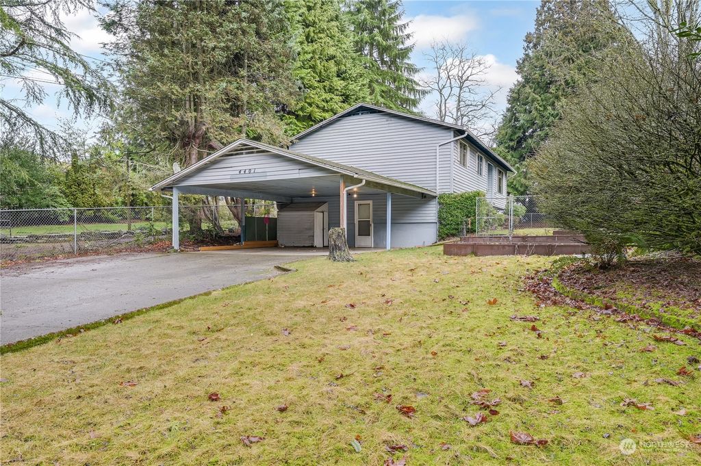 Photo of 4401 Thomson Avenue, Everett, WA 98203 (MLS # 2030205)