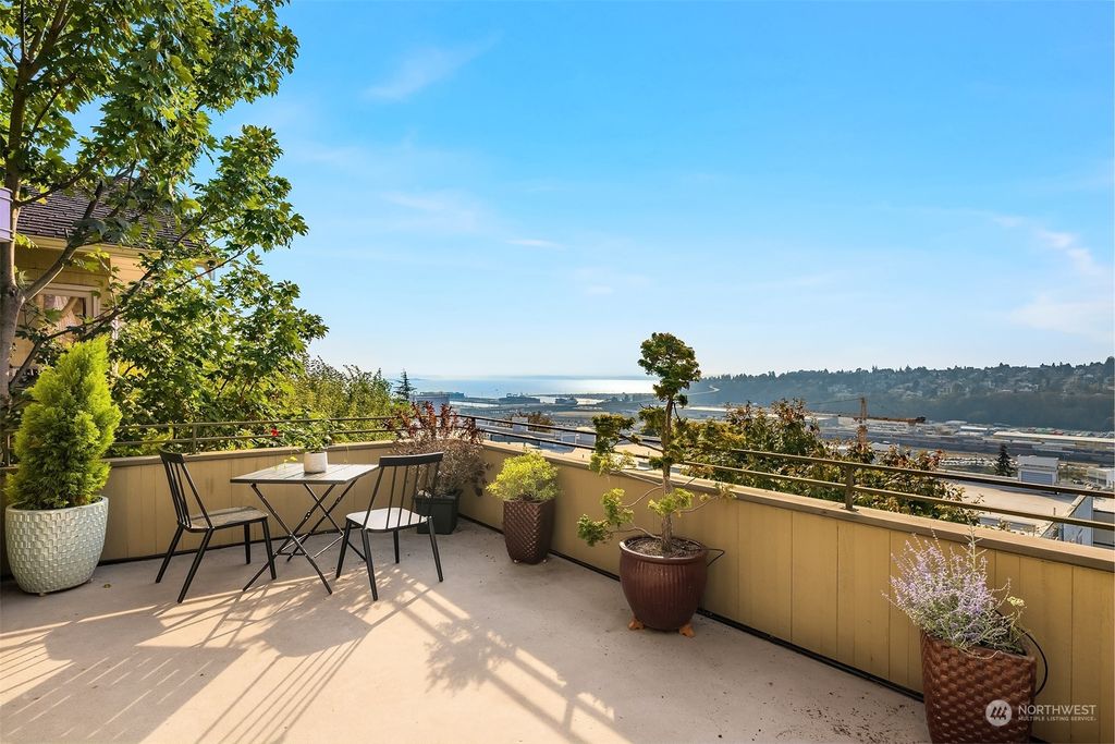 Photo of 2257 12th Avenue W, Seattle, WA 98119 (MLS # 1990712)