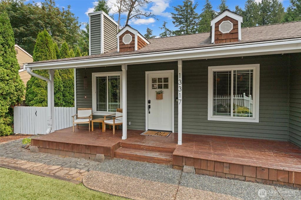 Photo of 13317 58th Drive SE, Everett, WA 98208 (MLS # 2568659)