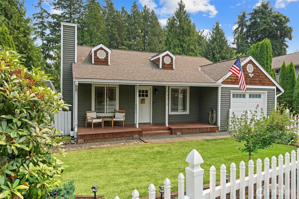 Photo of 13317 58th Drive SE, Everett, WA 98208 (MLS # 2568659)