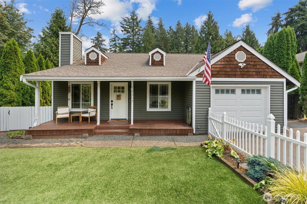 Photo of 13317 58th Drive SE, Everett, WA 98208 (MLS # 2568659)