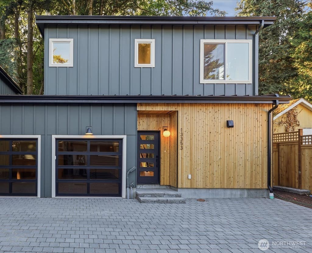 Photo of 13353 25th Avenue NE, Seattle, WA 98125 (MLS # 2550302)