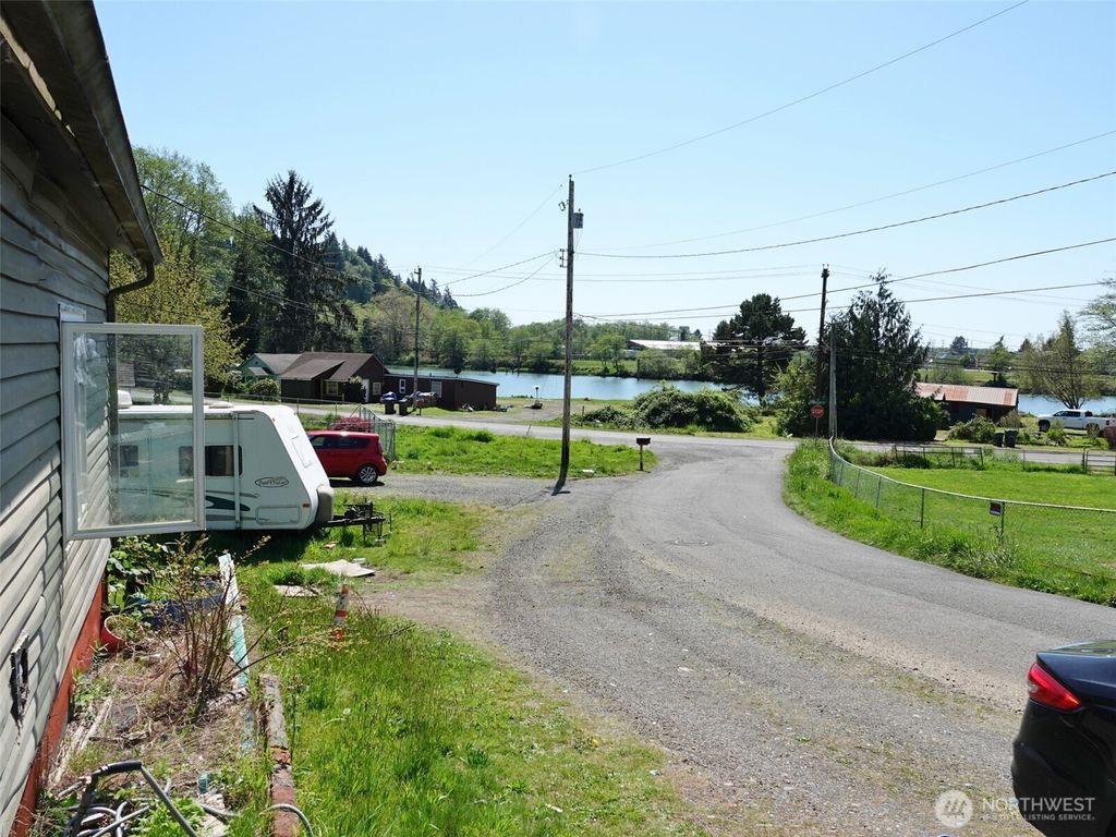 Photo of 800 Rayonier Avenue, Hoquiam, WA 98550 (MLS # 2517115)