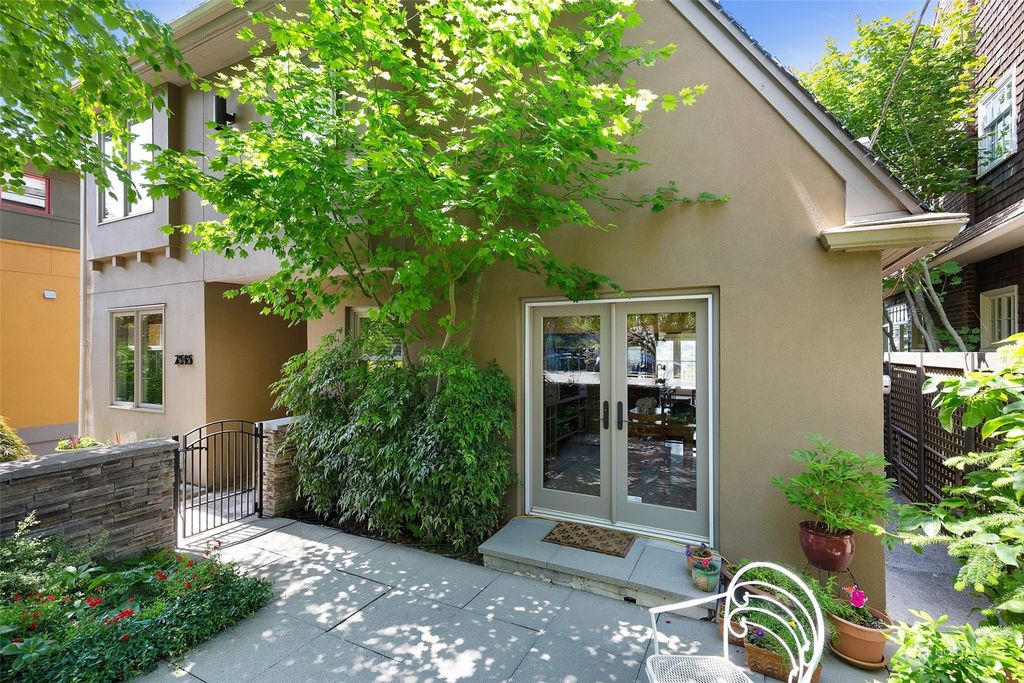 Photo of 2545 11th Avenue W, Seattle, WA 98119 (MLS # 2163038)