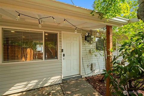 Photo of 222 SW 305th Street, Federal Way, WA 98023 (MLS # 2566169)