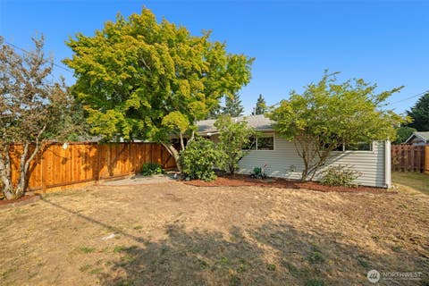Photo of 222 SW 305th Street, Federal Way, WA 98023 (MLS # 2566169)